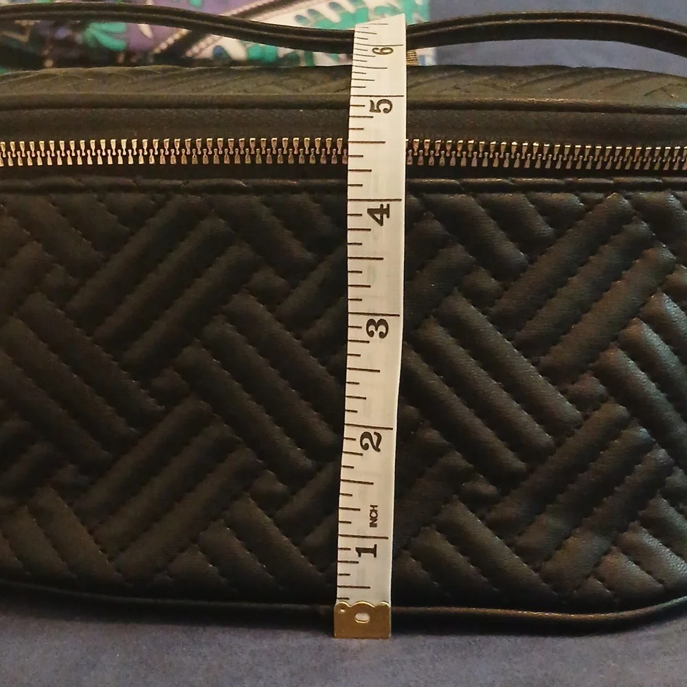 Deluxity Black Quilted Cosmetic Bag